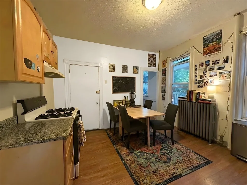 34 Cherokee, Mission Hill