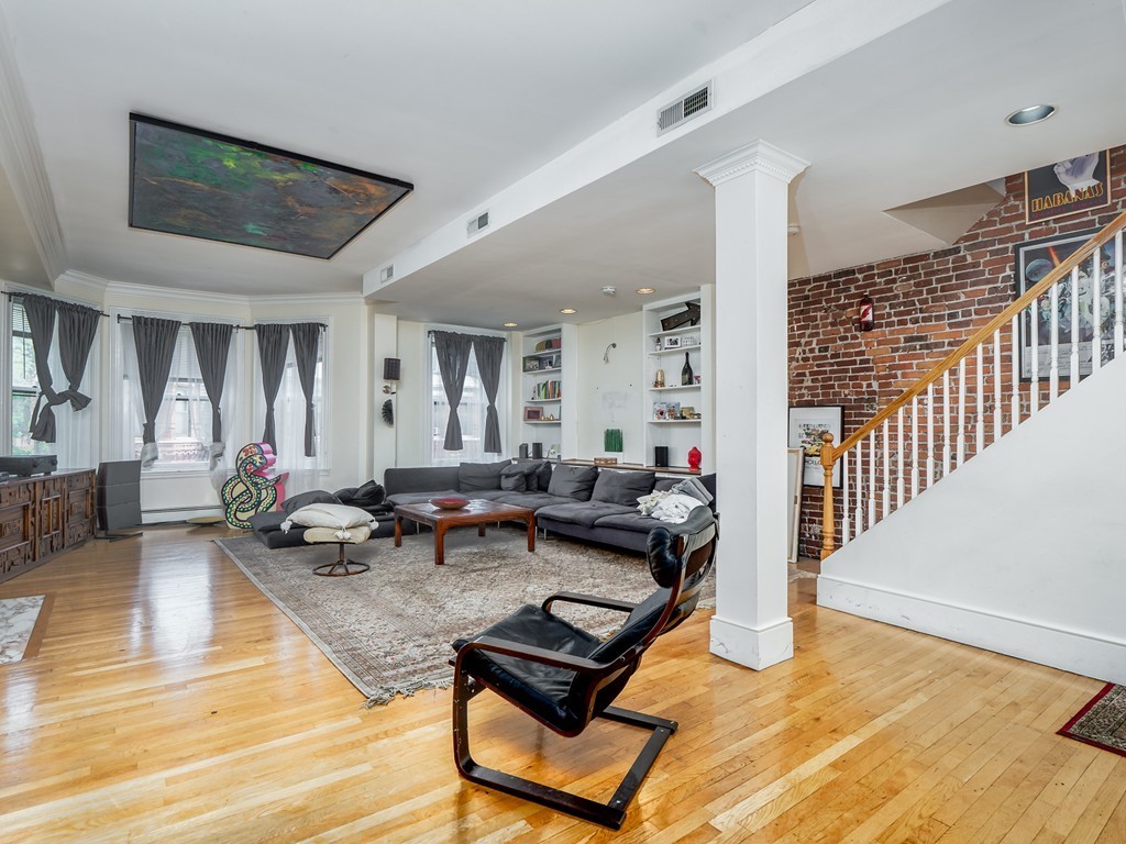 30 Gloucester St, Back Bay