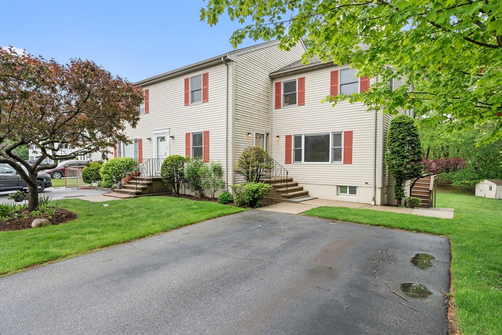 8 Candice Ct, Woburn