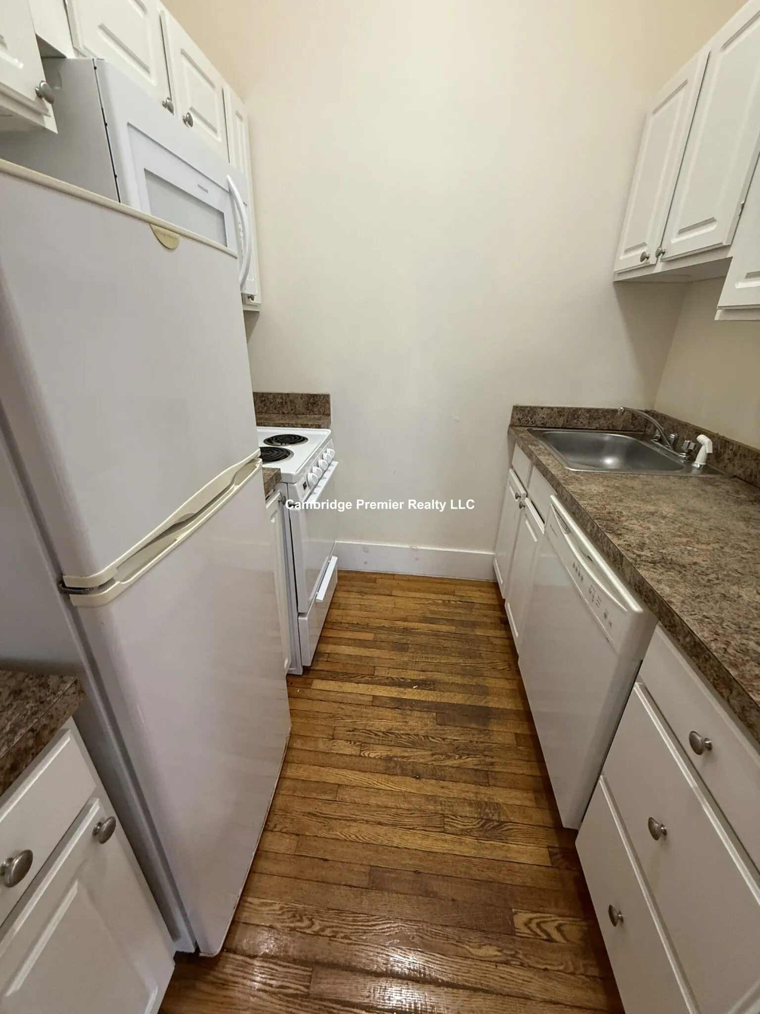 891 Massachusetts Ave, Mid-Cambridge