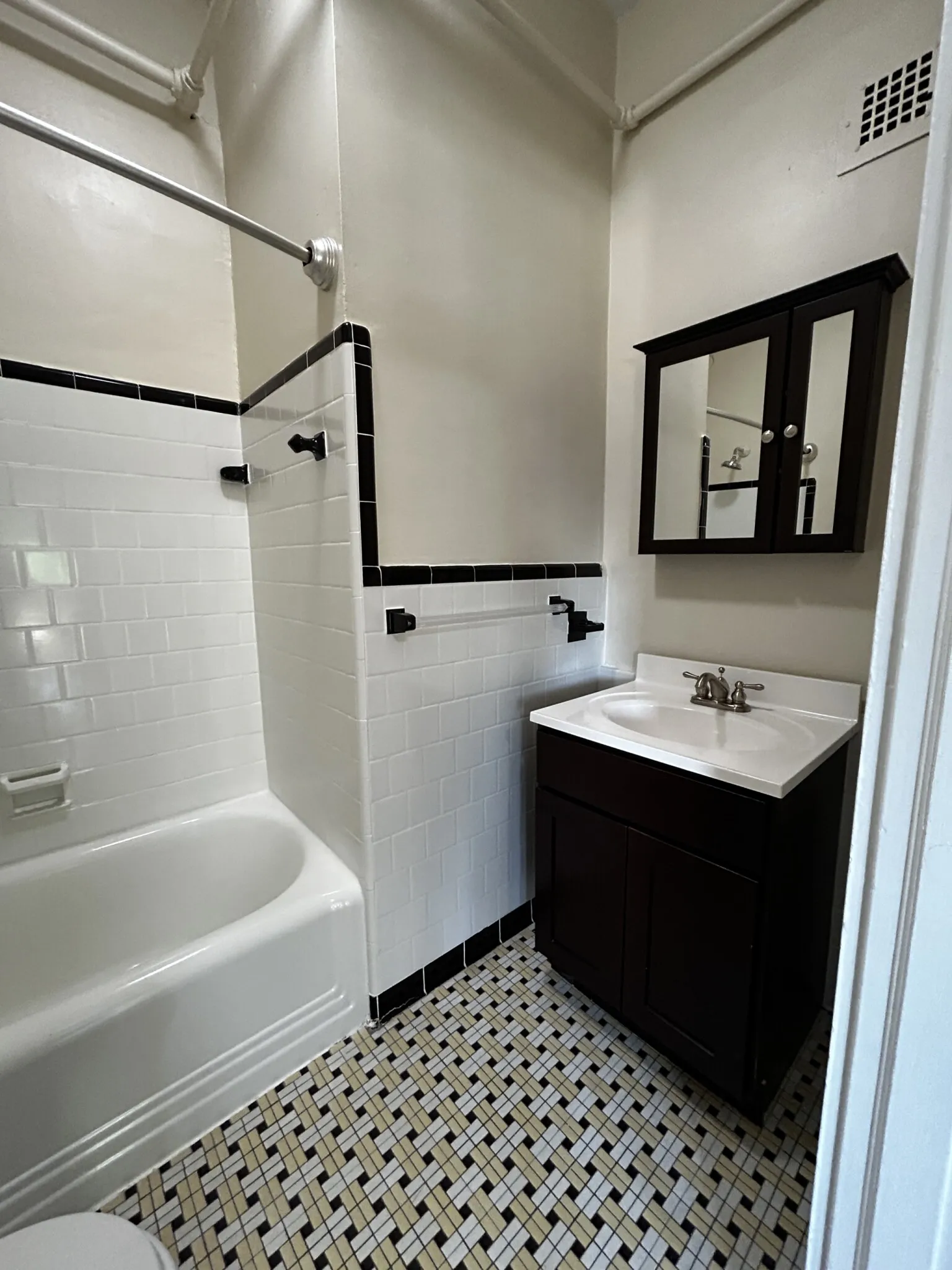 1470 Beacon St, Corey Hill