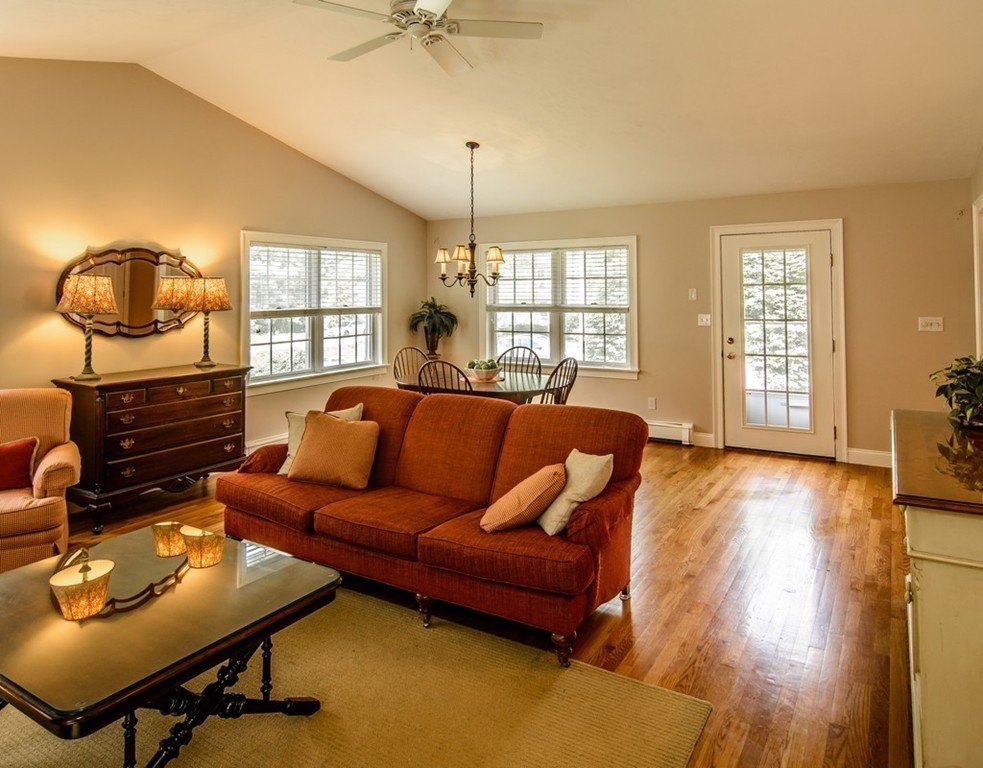 253 W Main St, Westborough