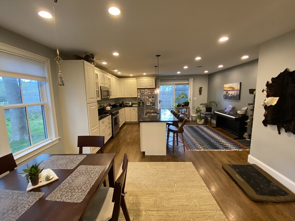 15 Oakdale St, Jamaica Plain