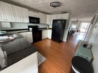 84 Railroad Ave, Salisbury