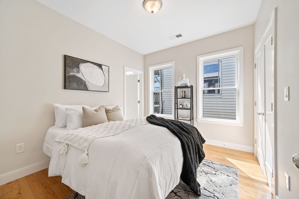 2-4 Hecla, Dorchester