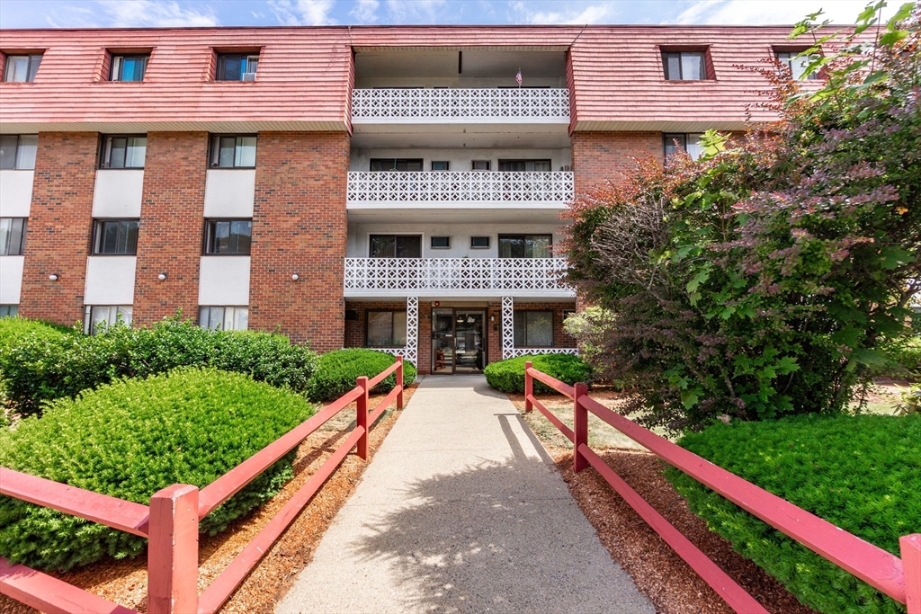 131 Pierce St, Forestdale