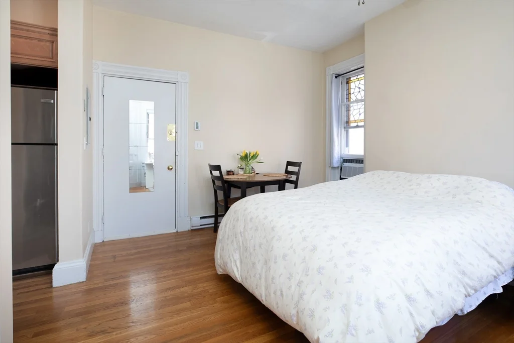 16 Cumberland St, Back Bay