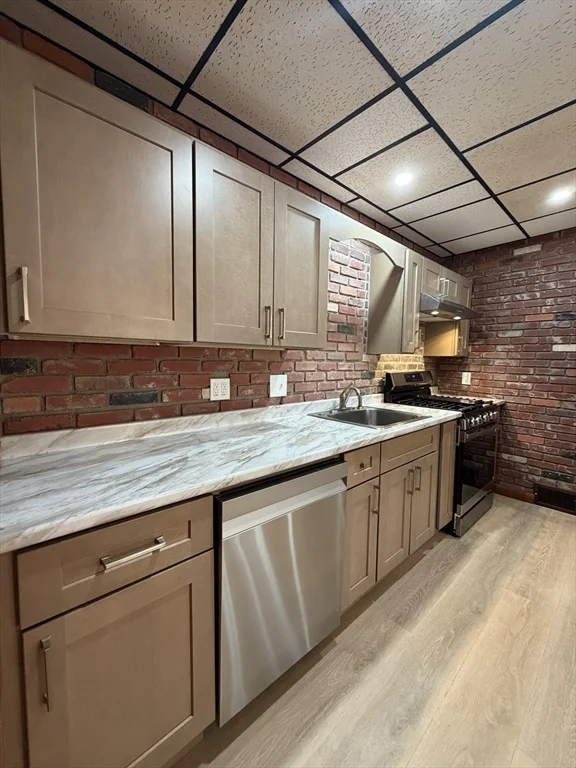 174 Adams St, Waltham