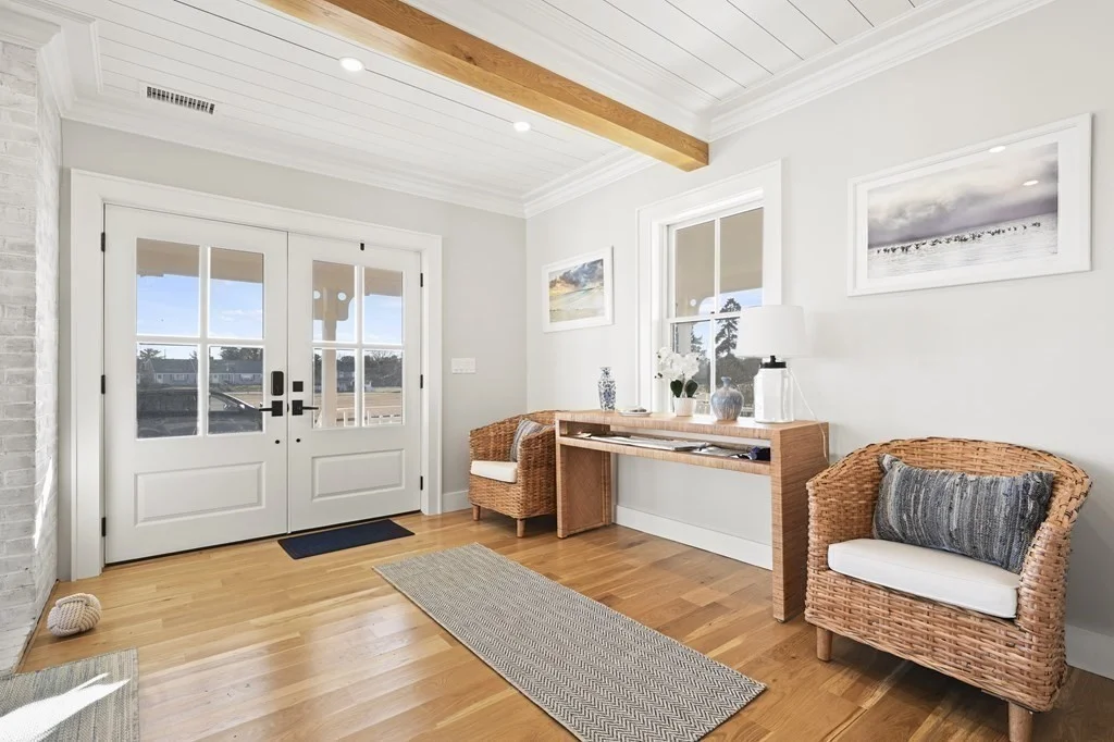 9 Tuckernuck Ave, Oak Bluffs