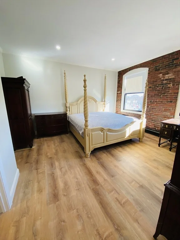 80 Foster St, Peabody