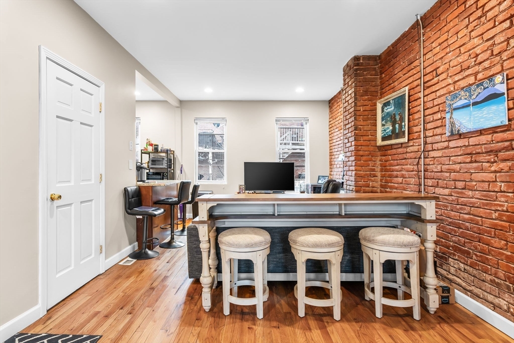 6 Drake Pl, East Boston