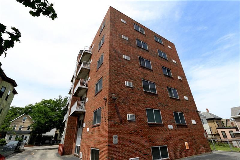 70 Park St, Ward Two