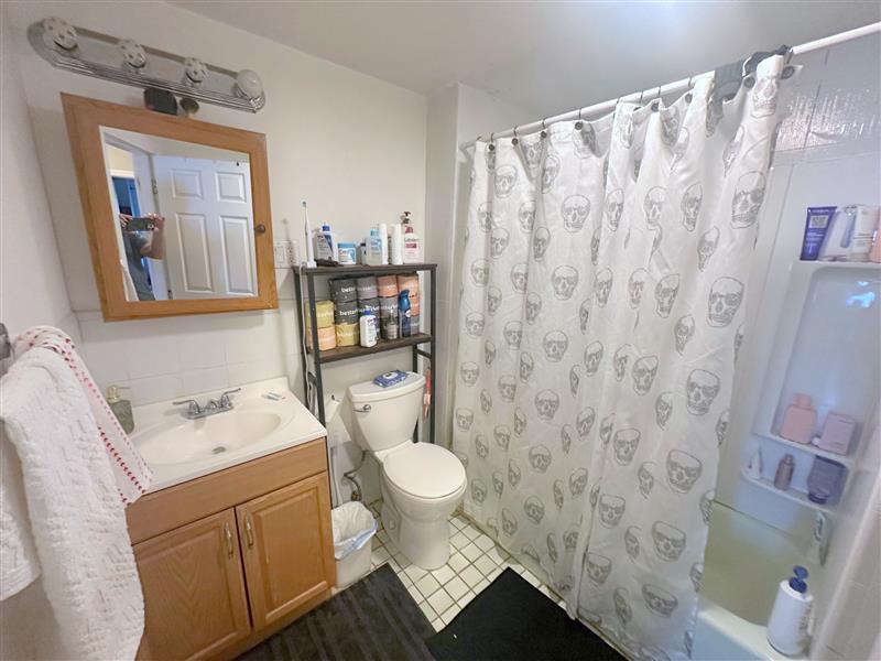 10 Rogers Ave, Powder House Square