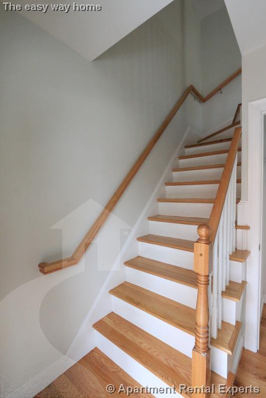 29 Elmwood St, Davis Square