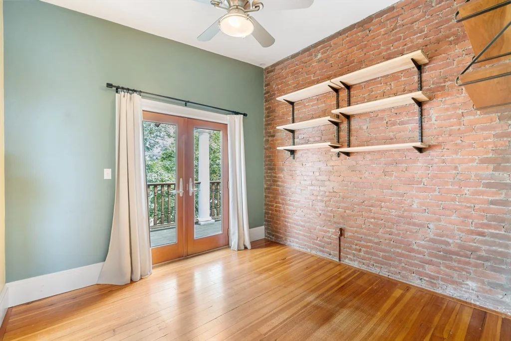 118 Perkins St, East Somerville