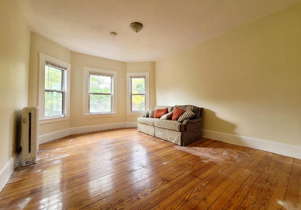 132 1/2 Oxford St, Baldwin