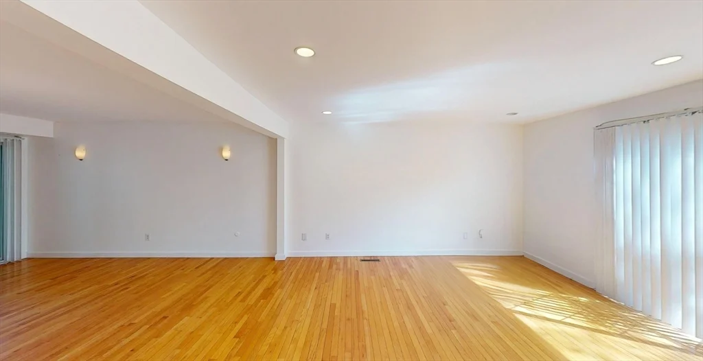 22-24 Broadlawn Park, Chestnut Hill