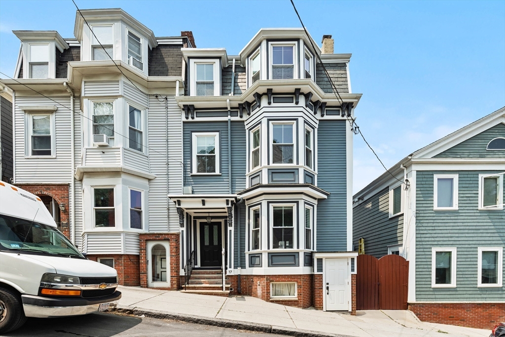 17 Atlantic St, South Boston