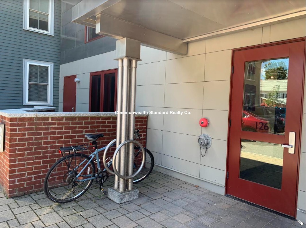 126 Charles St, East Cambridge