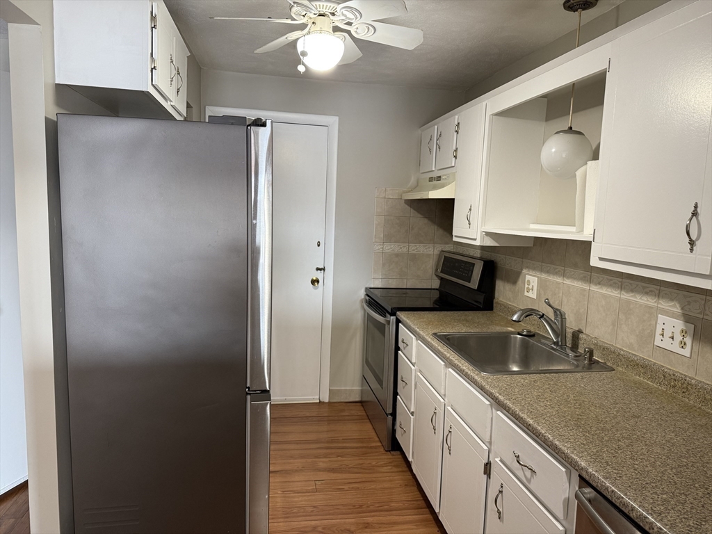 100 Governors Dr, Winthrop