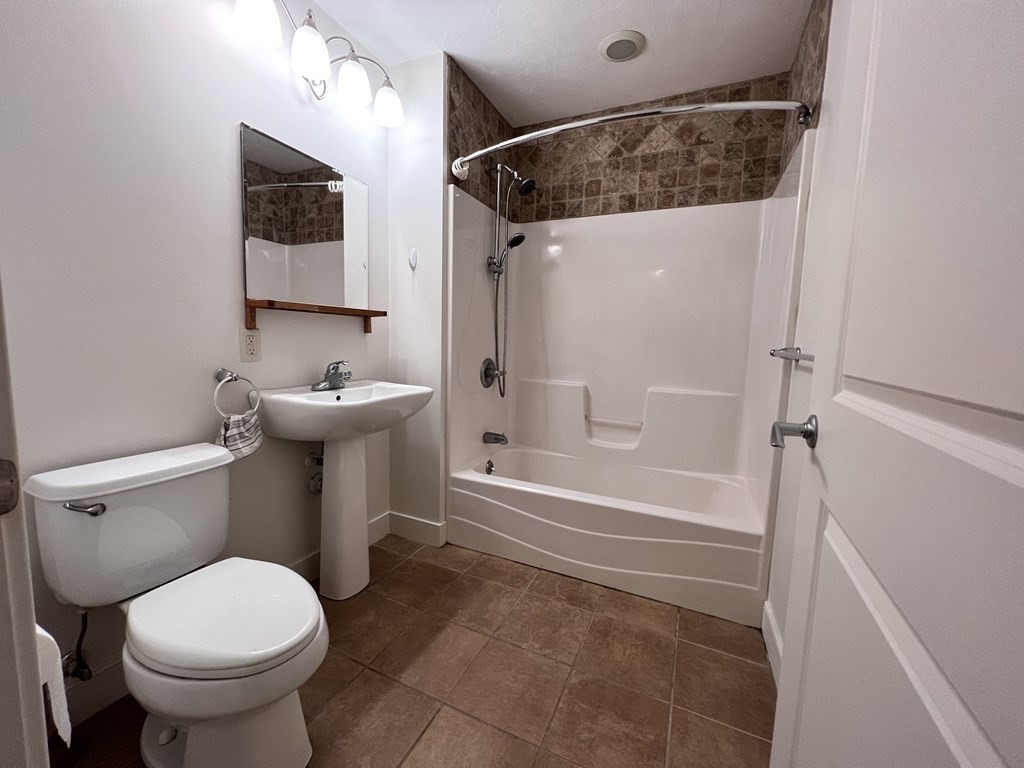 9 Gardner St, Allston