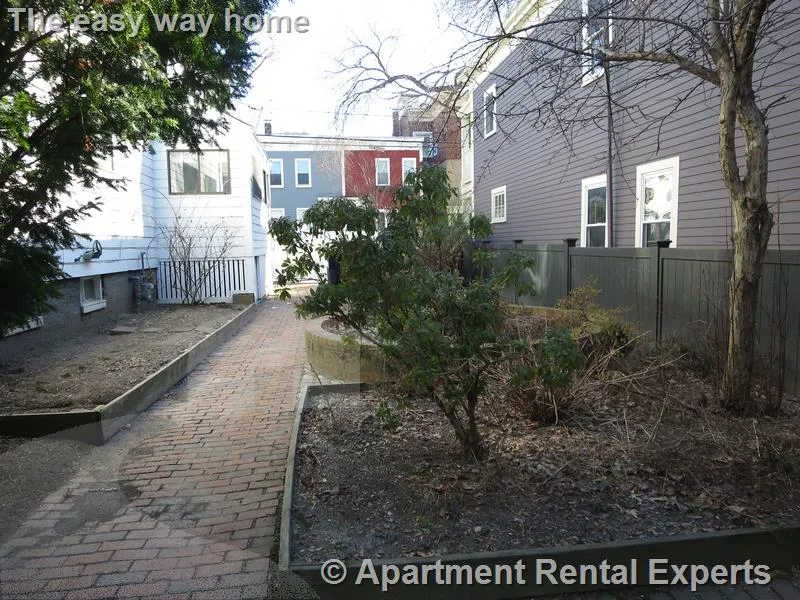 61A Sixth St, East Cambridge