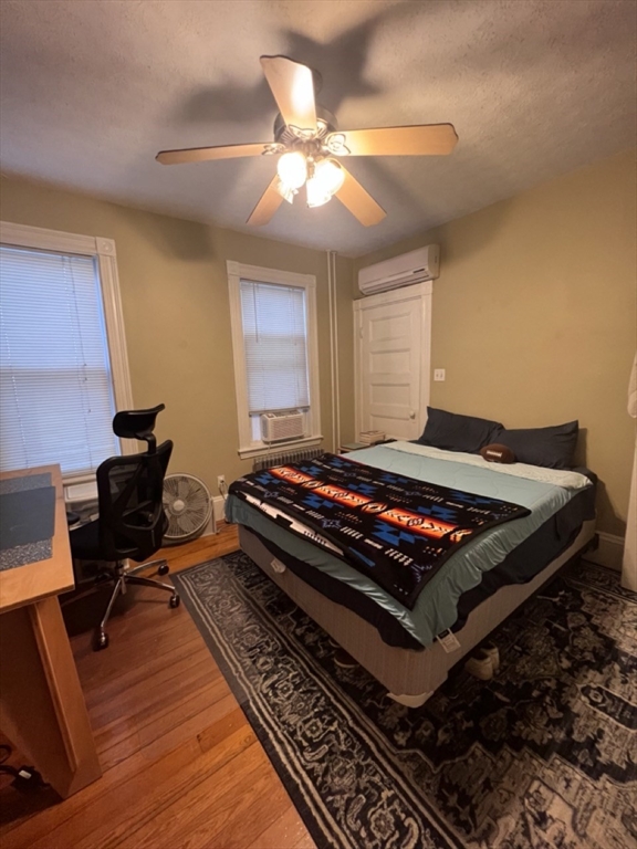 18 Homer, Central Village