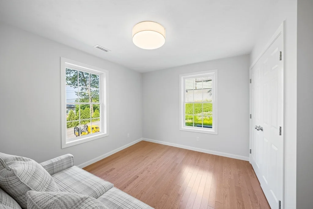 47 Brookfield Rd, North Brookfield