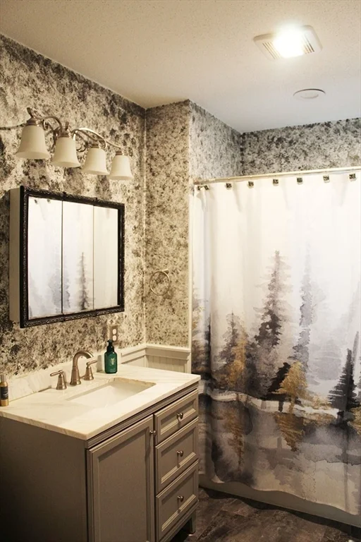 1859 Northampton St, Holyoke