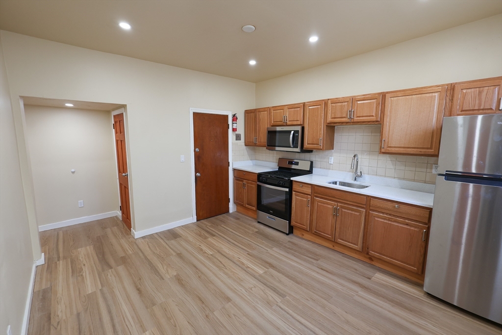 112 Amory St, Roxbury