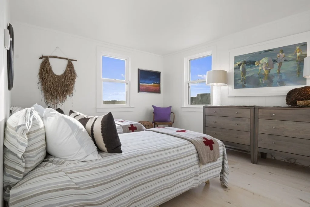 8 Maine Ave, Madaket