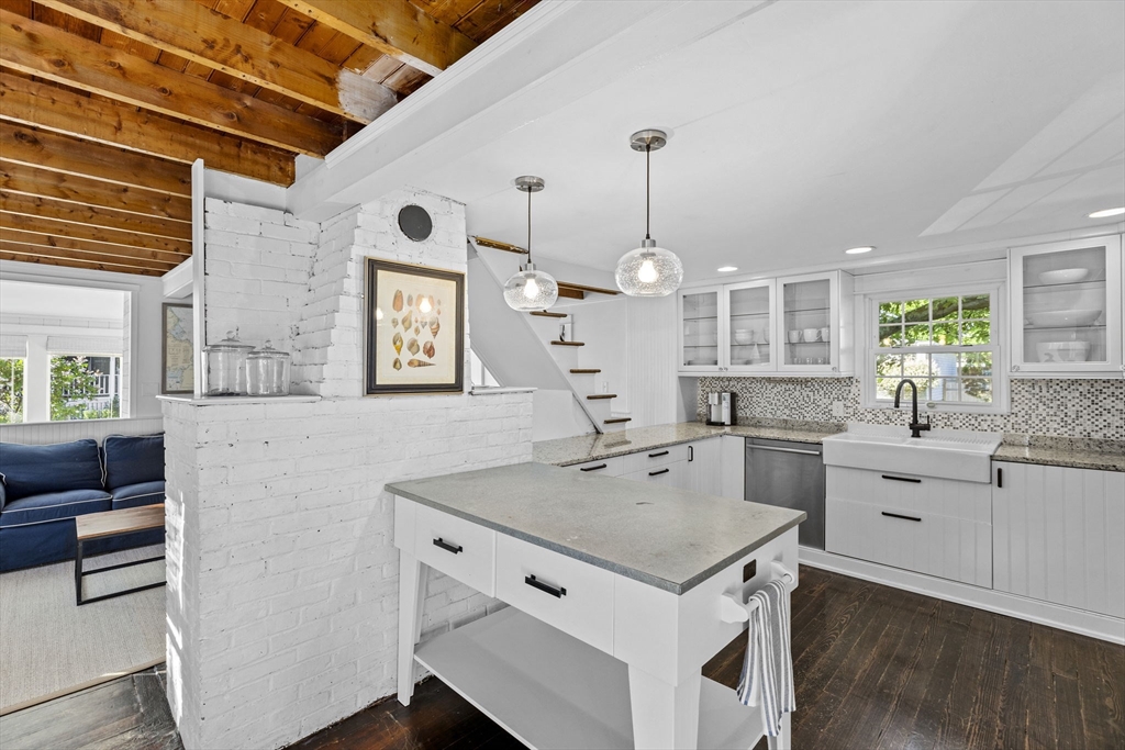 1 Winslow Ave, Scituate