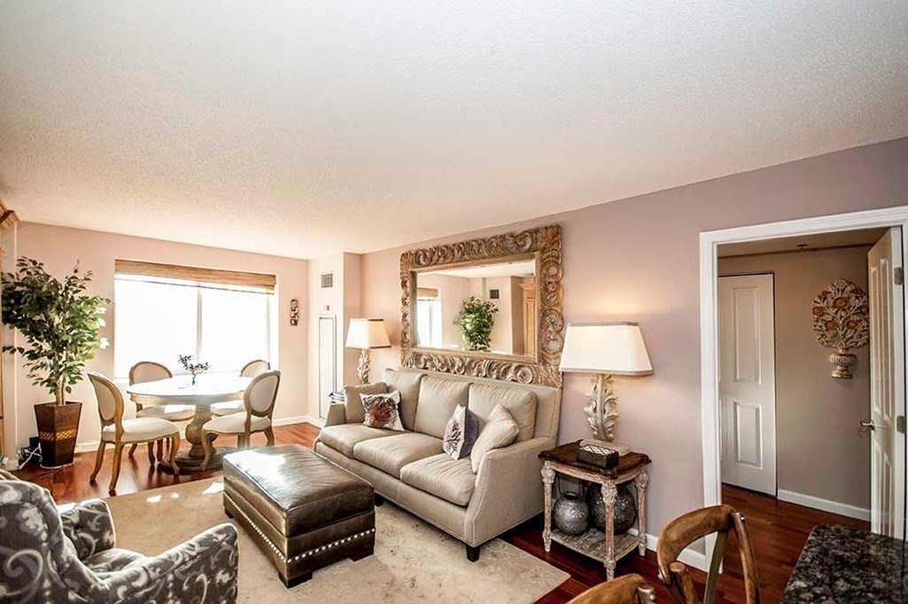 8 Museum Way, East Cambridge