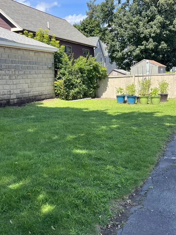 38 Everett St, Medford