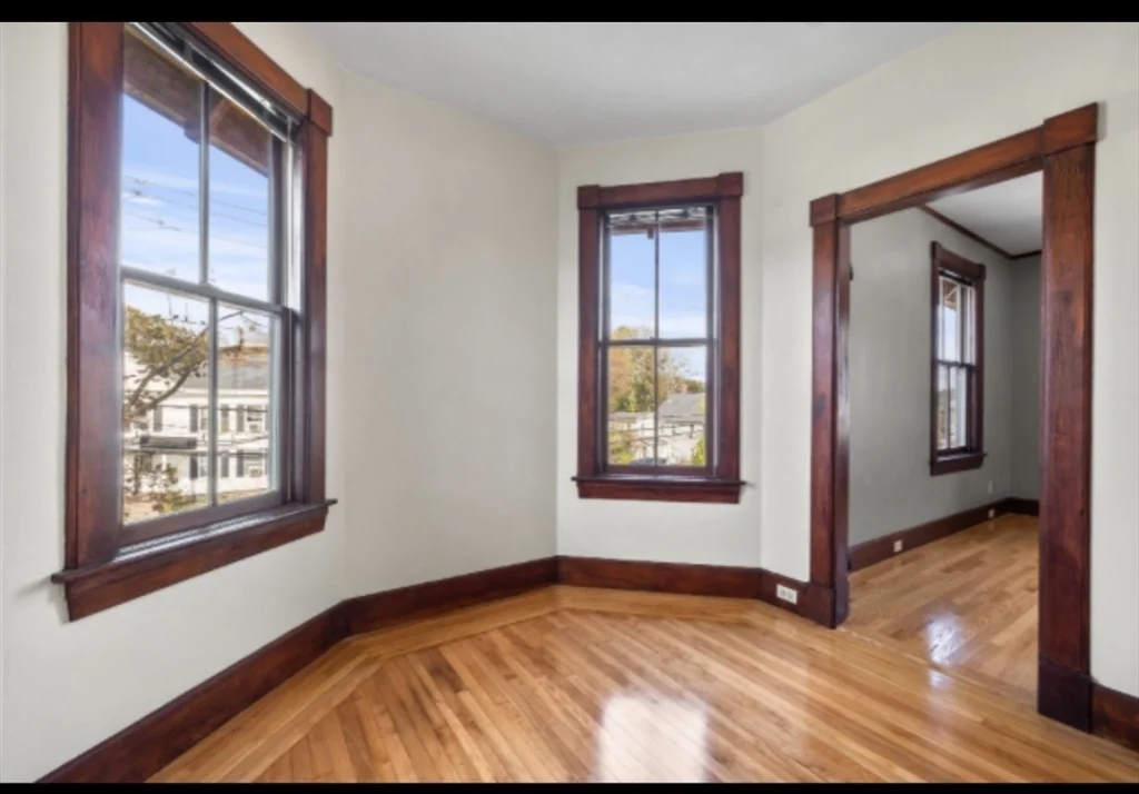 118 Elm St, Marlborough