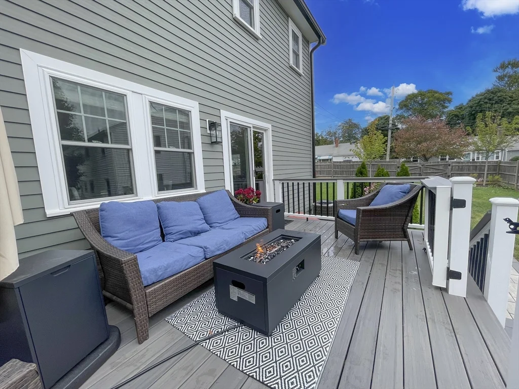 4 Pine Crest Rd, Braintree