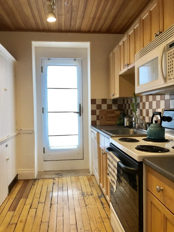 62 Clarendon St, South End