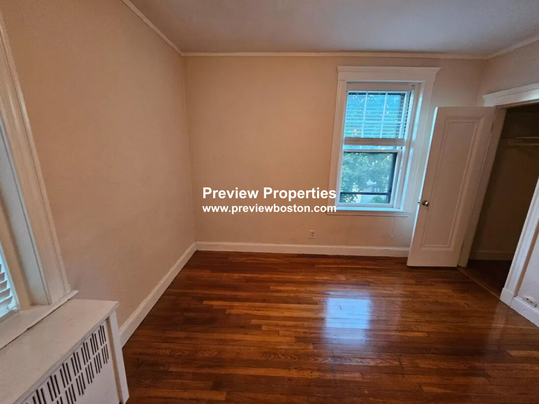 1945 Commonwealth Ave, Brighton