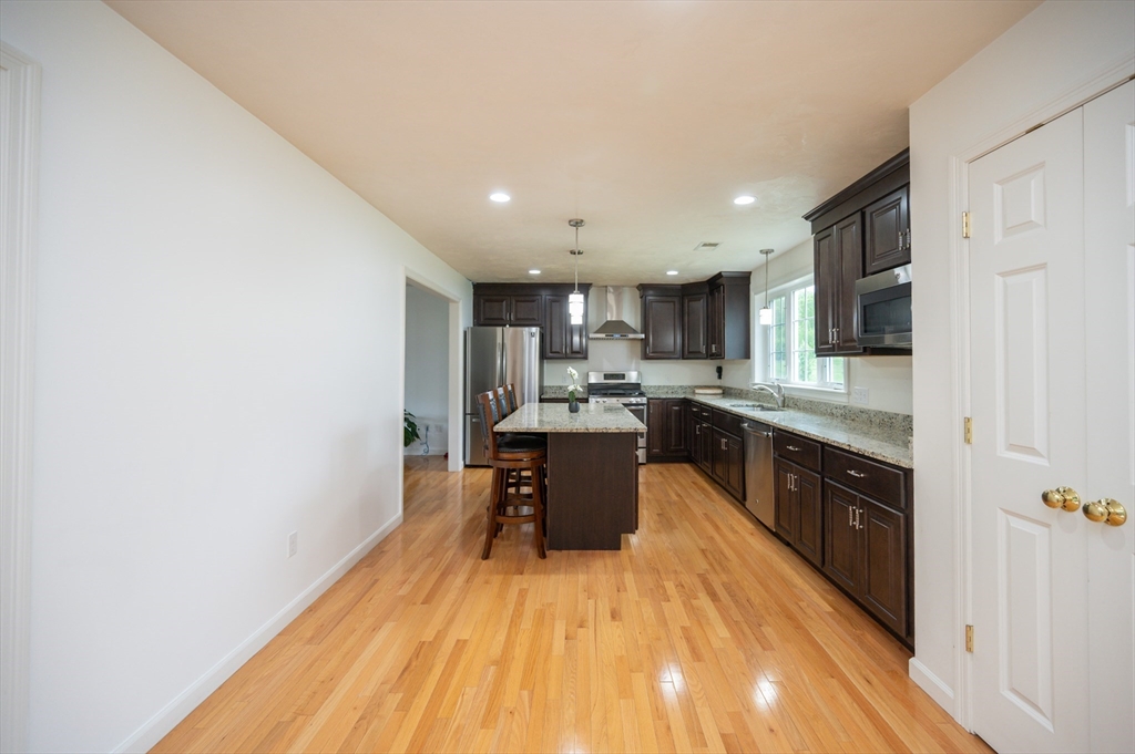 7 Willow Brook Ln, Blackstone