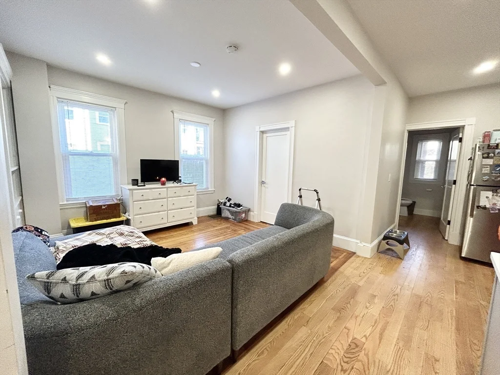 74 Marine Rd, South Boston