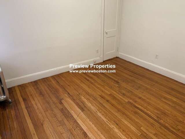 1175 Boylston St, Fenway