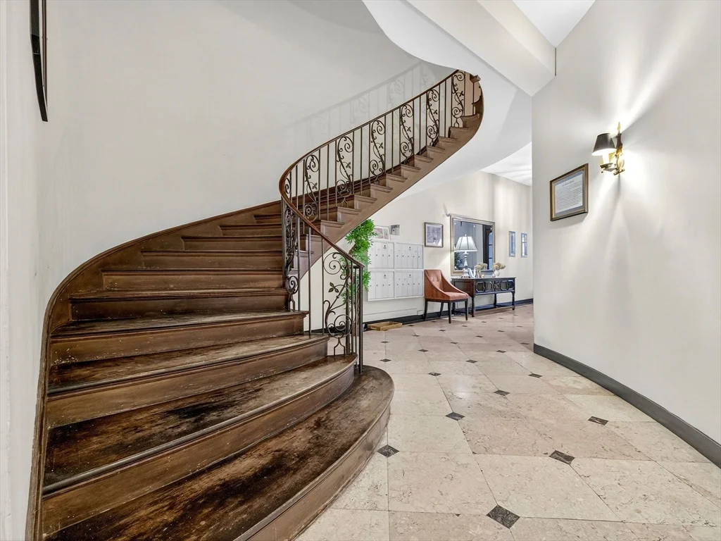 93 Beacon St, Beacon Hill