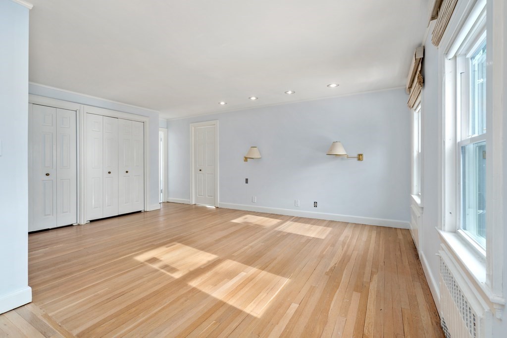 124 Rangeley Rd, Chestnut Hill