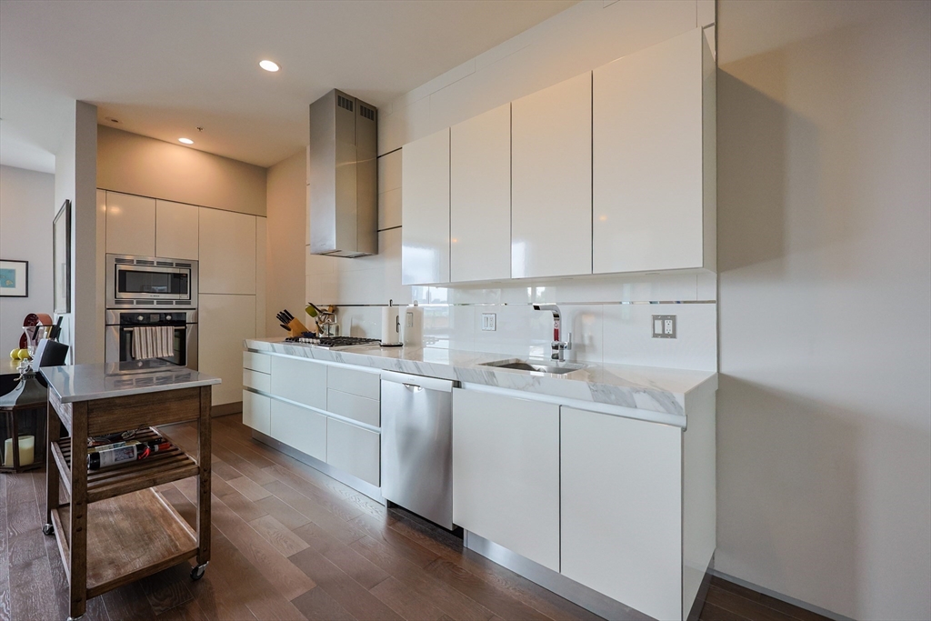 537 E 1st, South Boston