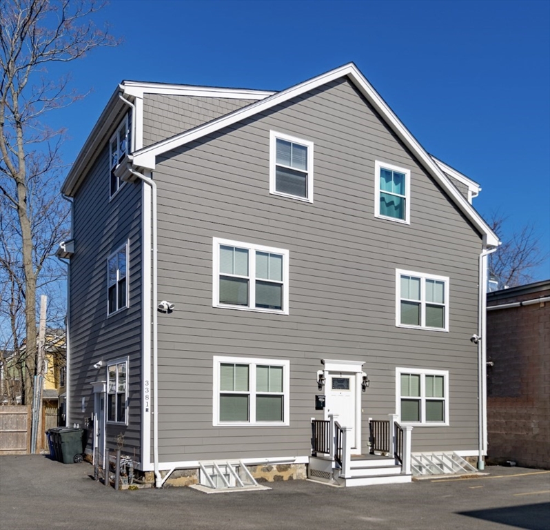 3381 Washington St, Jamaica Plain