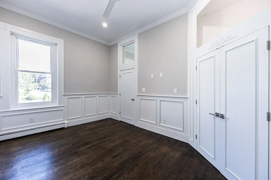 85 Regent St, Roxbury