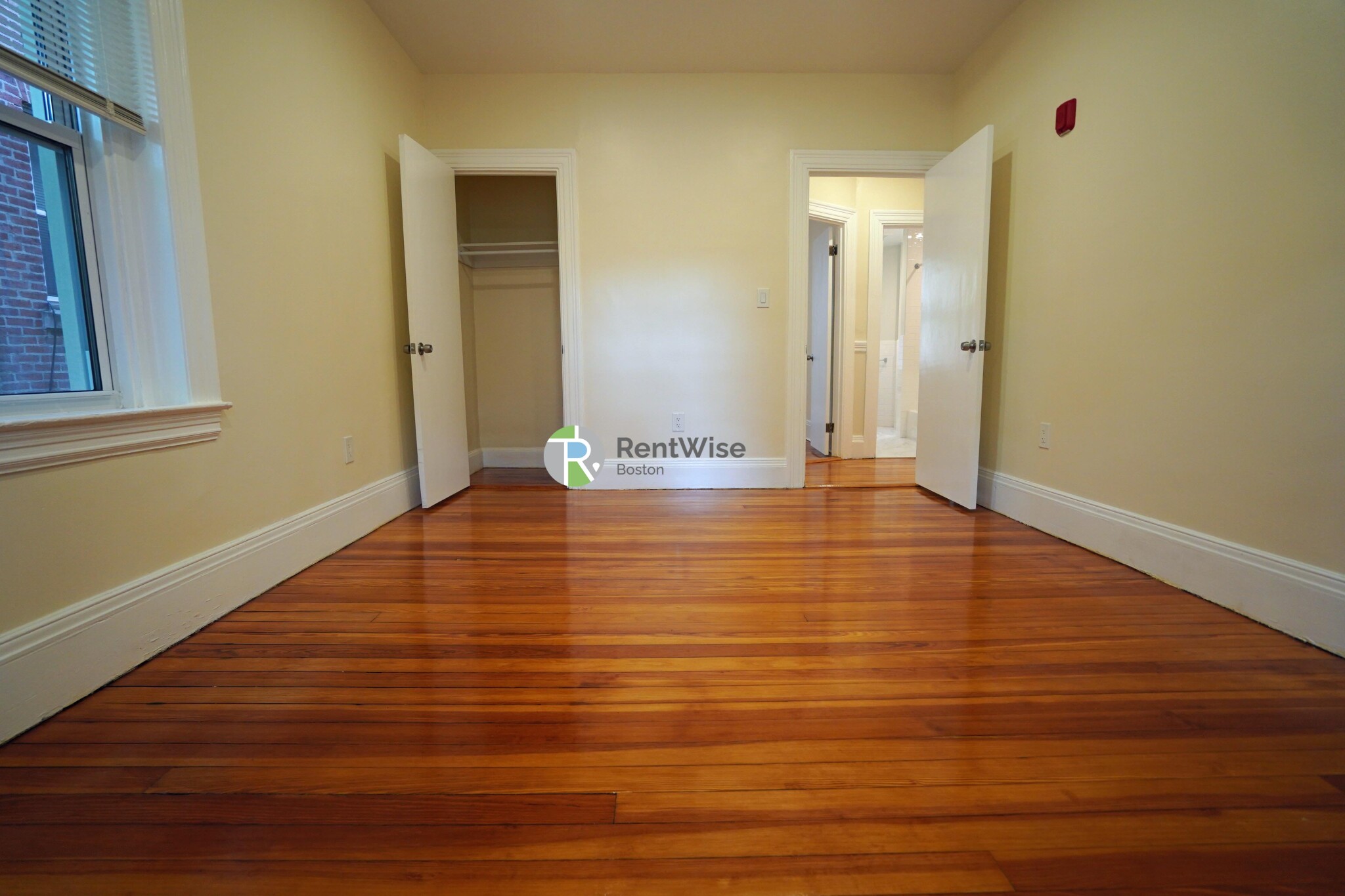 10 Beals St, North Brookline