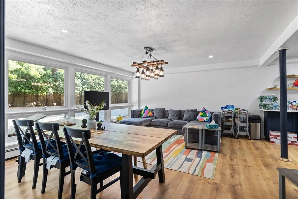 11 Patterson Rd, Lexington