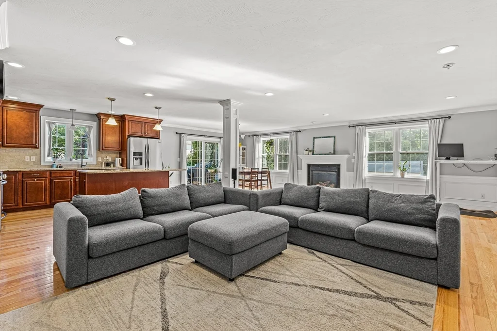 176 Washington St, Reading