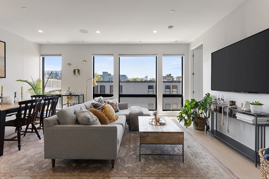 340 W 2nd St, South Boston